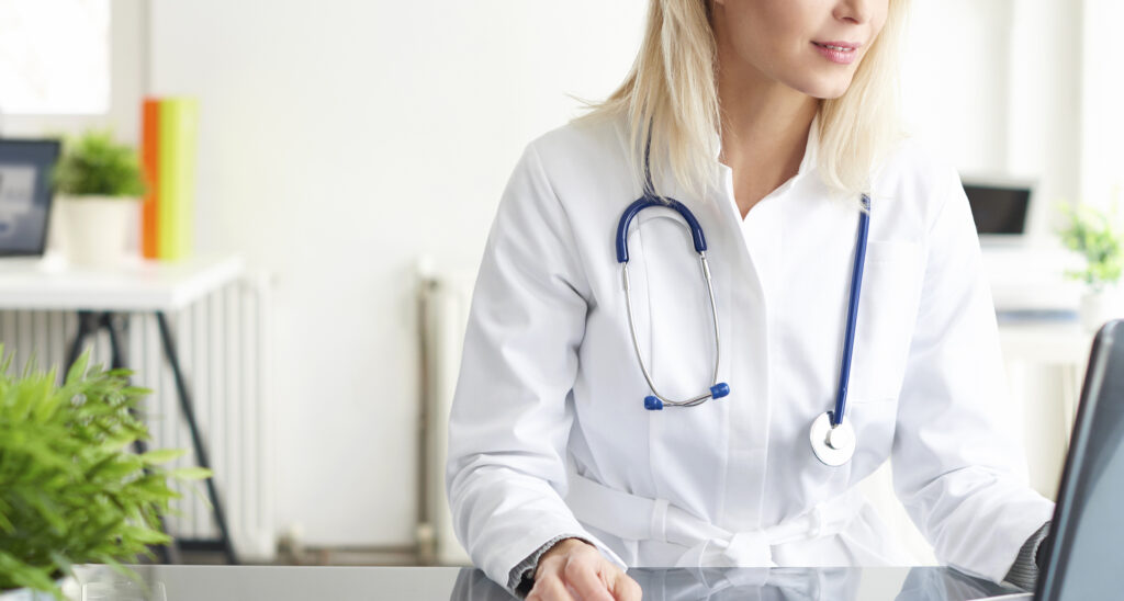 Snakk med fastlegen om vold og overgrep. For utsatt, utøver og pårørende