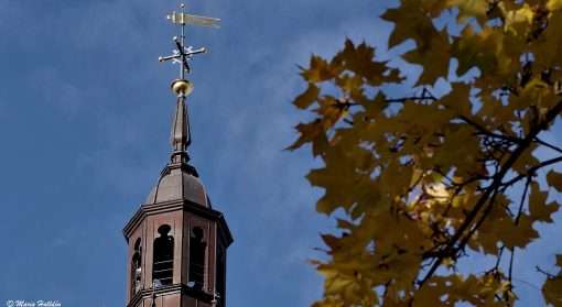 Et kirkespir illustrerer at kirken har et tilbud til de som har opplevd seksuelle krenkelser, overgrep, vold eller voldtekt.