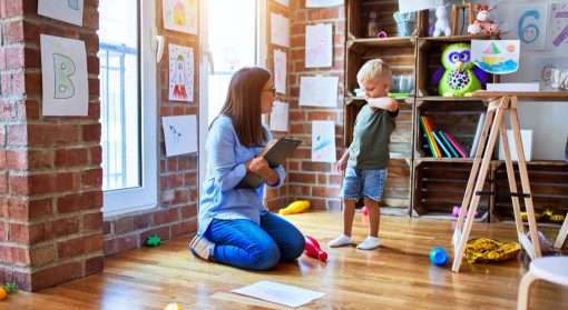 Barnevernet skal gi barn, unge og familier hjelp og støtte når det er vanskelig hjemme.